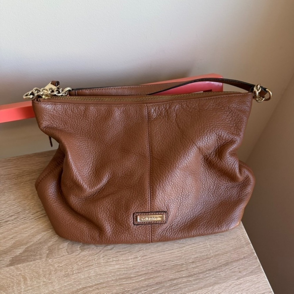 Calvin Klein Women's Brown Pebble Grain Purse Bag Gold Chain Accents Classic